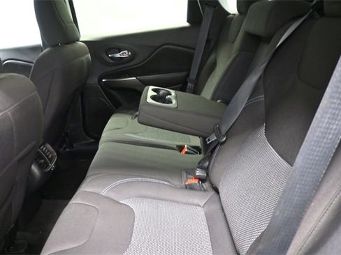 Used 2020 Jeep Cherokee Latitude image 10