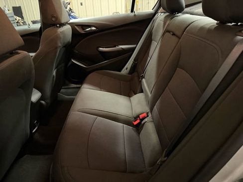Used 2018 Chevrolet Cruze LT image 13