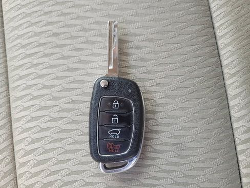 Used 2017 Hyundai Santa Fe Sport image 32