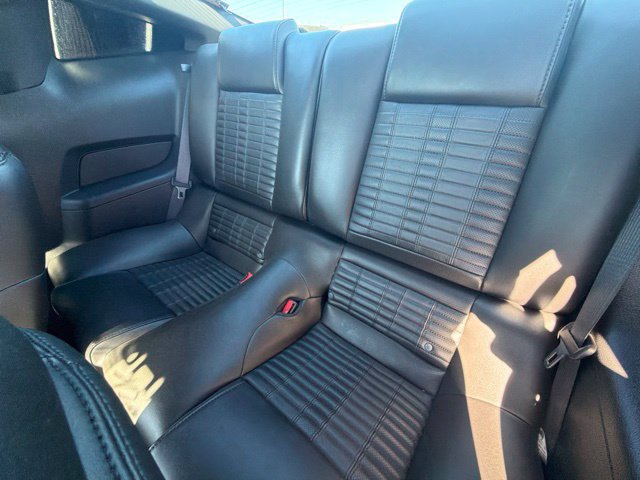 Used 2010 Ford Mustang Shelby GT500 RWD image 16