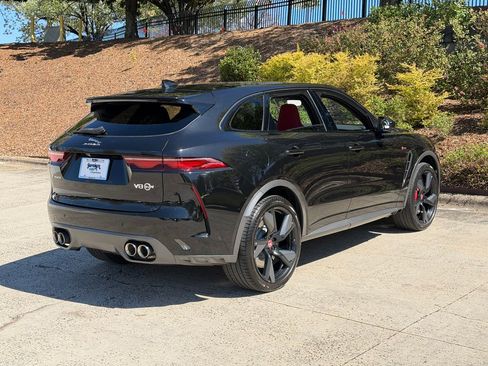Used 2021 Jaguar F-PACE SVR image 3