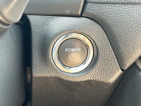 Used 2025 Toyota RAV4 XLE AWD/4WD image 27