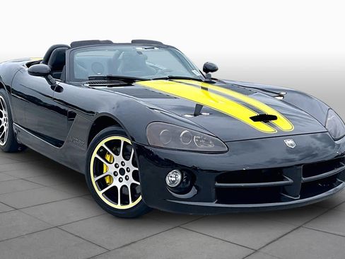 Used 2003 Dodge Viper SRT-10 RWD image 2
