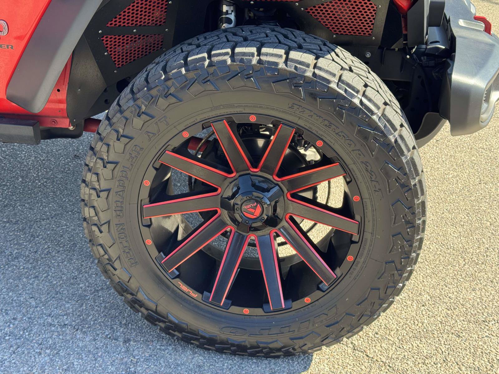 Used 2023 Jeep Wrangler Unlimited Rubicon AWD/4WD image 9