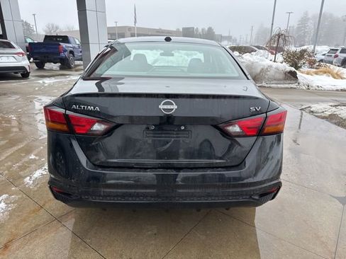 Used 2024 Nissan Altima 2.5 SV image 7