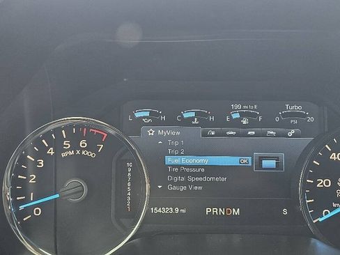 Used 2017 Ford F150 Lariat w/ Equipment Group 502A Luxury AWD/4WD image 9