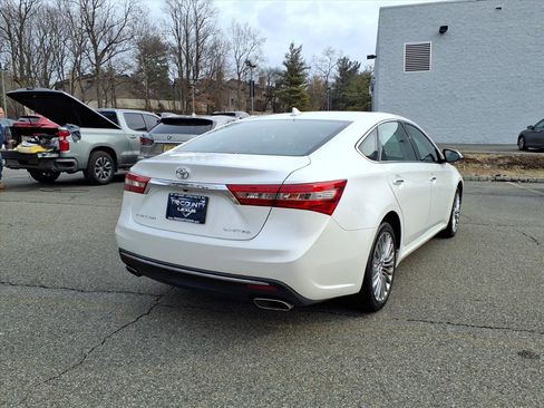 Used 2018 Toyota Avalon Limited image 4