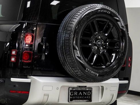Used 2025 Land Rover Defender 110 S AWD/4WD image 13