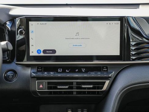 Used 2025 Toyota Camry SE image 15