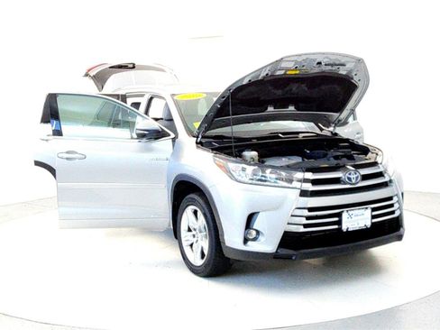 Certified 2019 Toyota Highlander Limited image 9