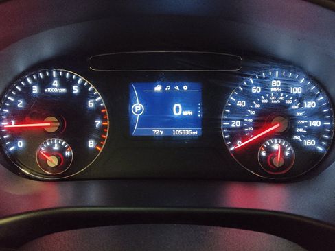 Used 2017 Kia Sorento L image 23