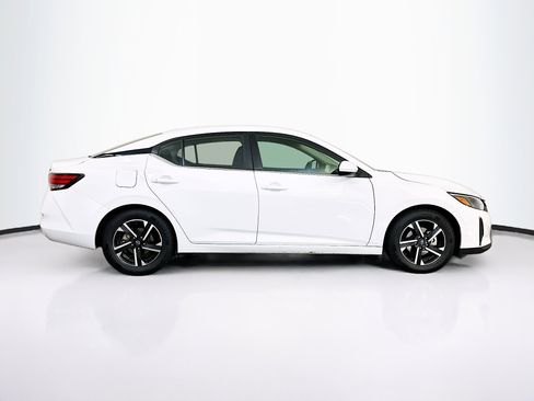 Used 2024 Nissan Sentra SV image 10