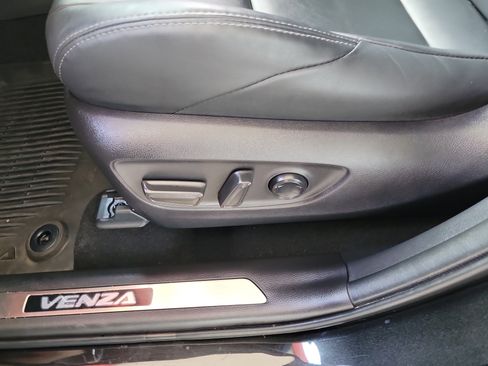 Certified 2023 Toyota Venza Nightshade image 14
