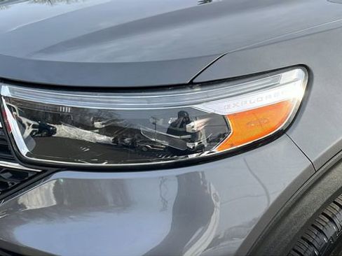 Used 2022 Ford Explorer XLT image 7