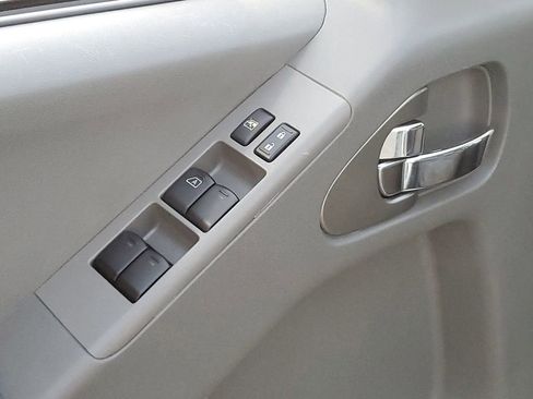 Used 2019 Nissan Frontier SV image 38