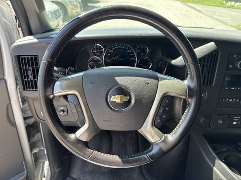 Used 2019 Chevrolet Express 3500 w/ Driver Convenience Package RWD image 17