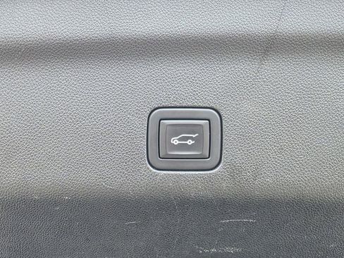 Used 2023 Chevrolet Suburban LT image 30