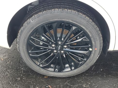 New 2026 Lincoln Corsair Premiere image 5