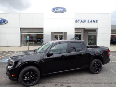 New 2025 Ford Maverick Lariat w/ Black Appearance Package
