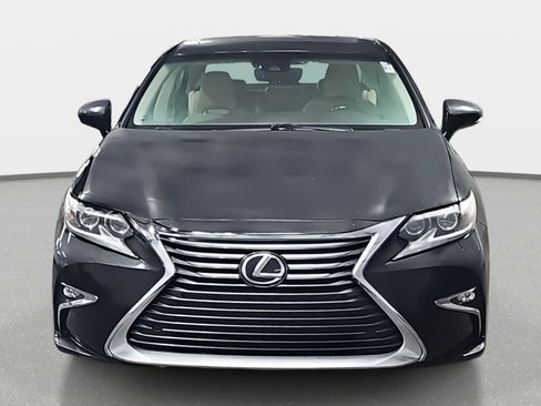 Used 2017 Lexus ES 350 w/ Luxury Package image 2