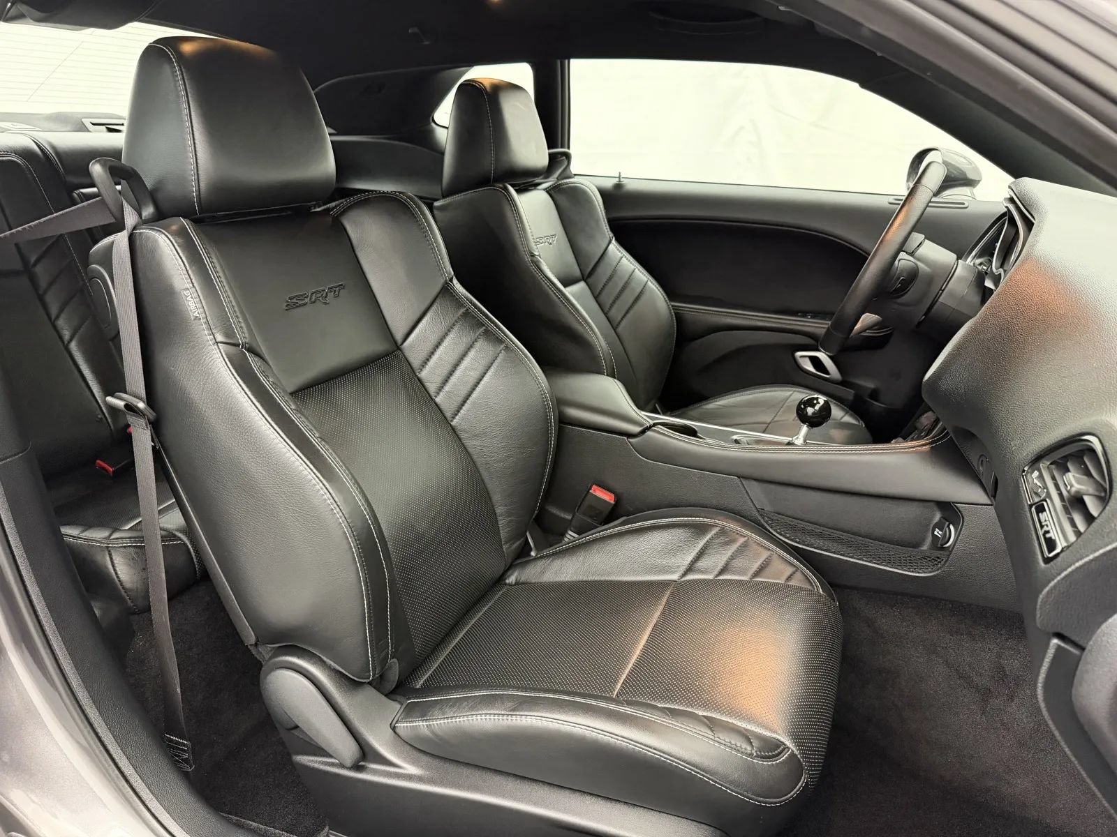 Used 2017 Dodge Challenger SRT RWD image 27