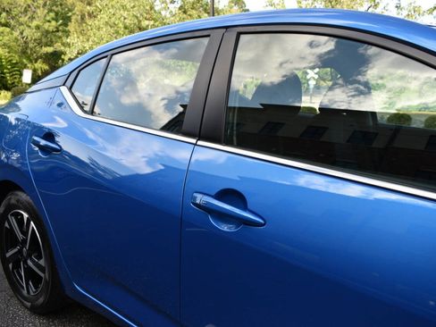 Used 2024 Nissan Sentra SV FWD image 29