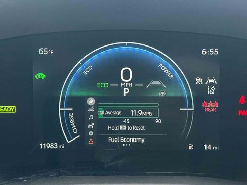 Used 2025 Toyota Camry SE w/ Convenience Package image 25