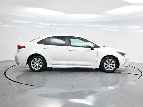 Used 2025 Toyota Corolla LE FWD image 44