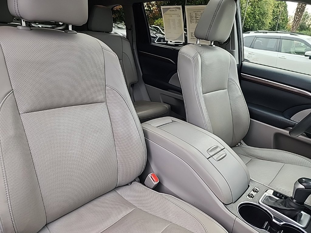 Used 2016 Toyota Highlander Limited Platinum AWD/4WD image 21