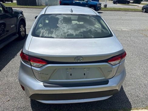 Used 2022 Toyota Corolla LE FWD image 7