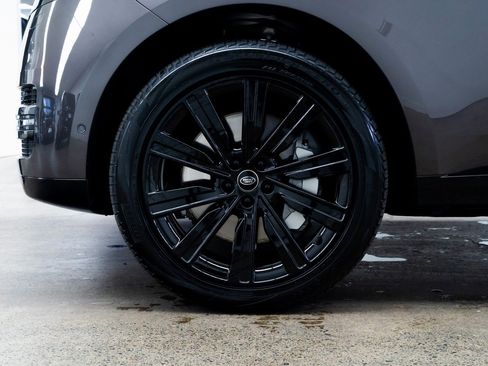 Used 2023 Land Rover Range Rover SE image 7