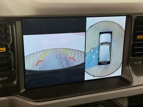 Used 2023 Ford Bronco Badlands image 14