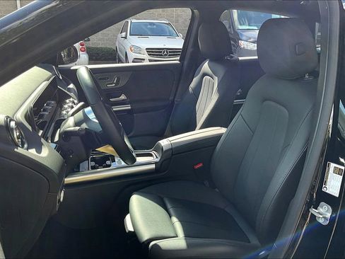 Used 2025 Mercedes-Benz GLA 250 4MATIC image 27