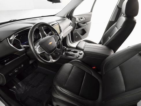 Used 2020 Chevrolet Traverse Premier image 12