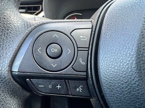 Used 2025 Toyota RAV4 XLE FWD image 24