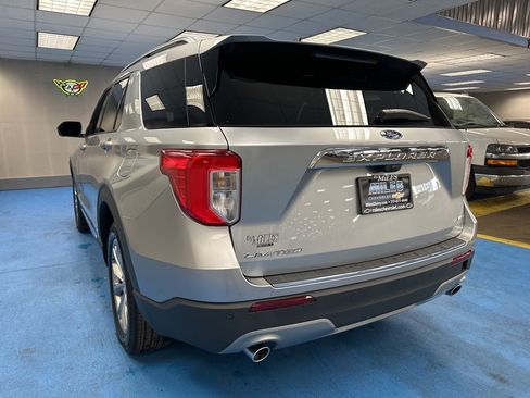 Used 2023 Ford Explorer Limited image 10