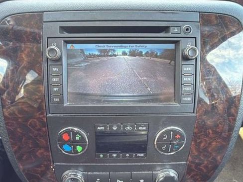 Used 2011 GMC Yukon Denali image 10