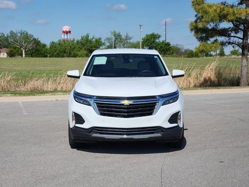 Used 2024 Chevrolet Equinox LT FWD image 2