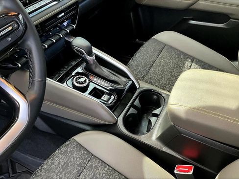 Used 2024 Chevrolet Colorado ZR2 w/ Technology Package image 16