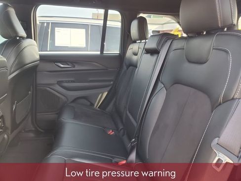 Used 2024 Jeep Grand Cherokee Altitude AWD/4WD image 32