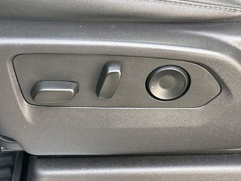 Used 2024 Chevrolet Silverado 1500 LT Trail Boss w/ Convenience Package II image 41