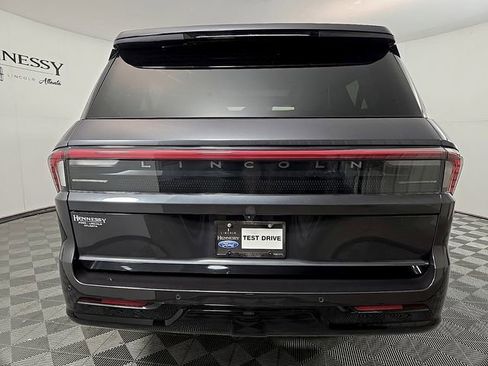 New 2025 Lincoln Navigator L Reserve w/ Jet Appearance Package AWD/4WD image 6