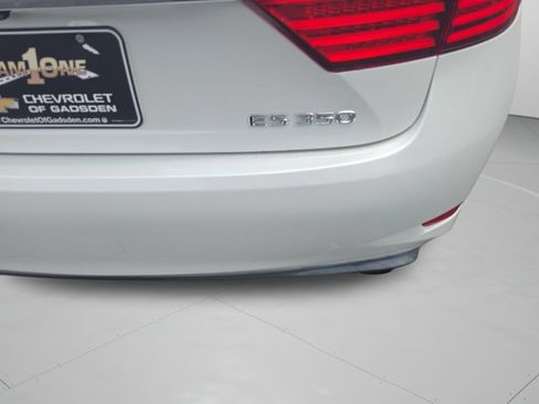 Used 2015 Lexus ES 350 w/ Premium Package FWD image 10