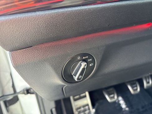 Used 2024 Volkswagen Jetta GLI 40th Anniversary Edition FWD image 19