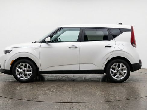 Used 2025 Kia Soul LX w/ LX Technology Package image 5