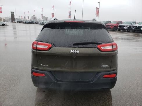 Used 2015 Jeep Cherokee Latitude w/ Cold Weather Group image 6