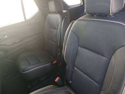 Used 2023 Chevrolet Traverse Premier image 15