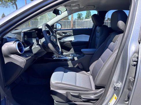 New 2025 Chevrolet Trax LT image 18
