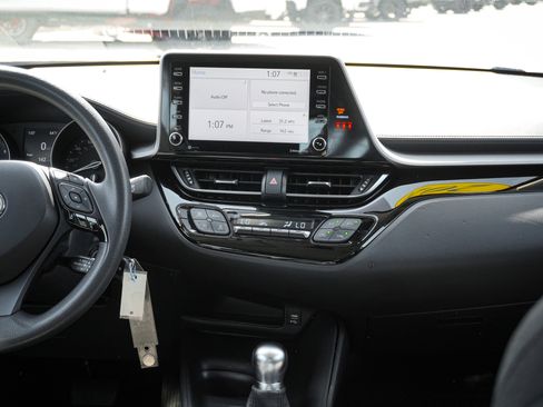 Used 2020 Toyota C-HR LE image 28