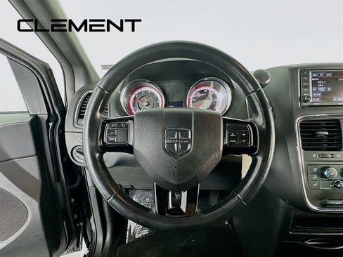 Used 2019 Dodge Grand Caravan SE image 15